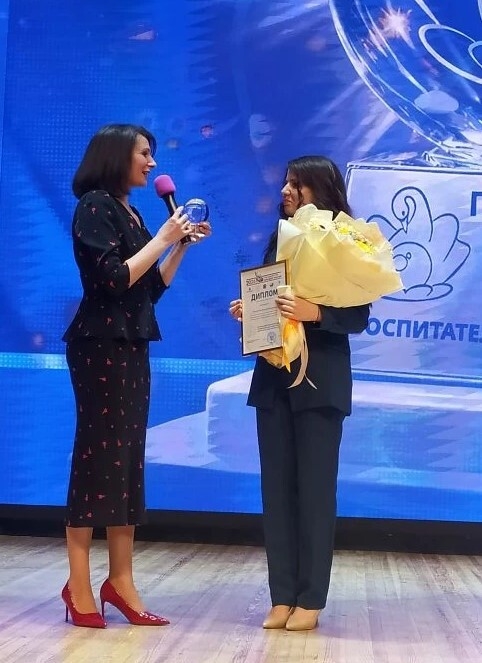 Анастасия получает награду