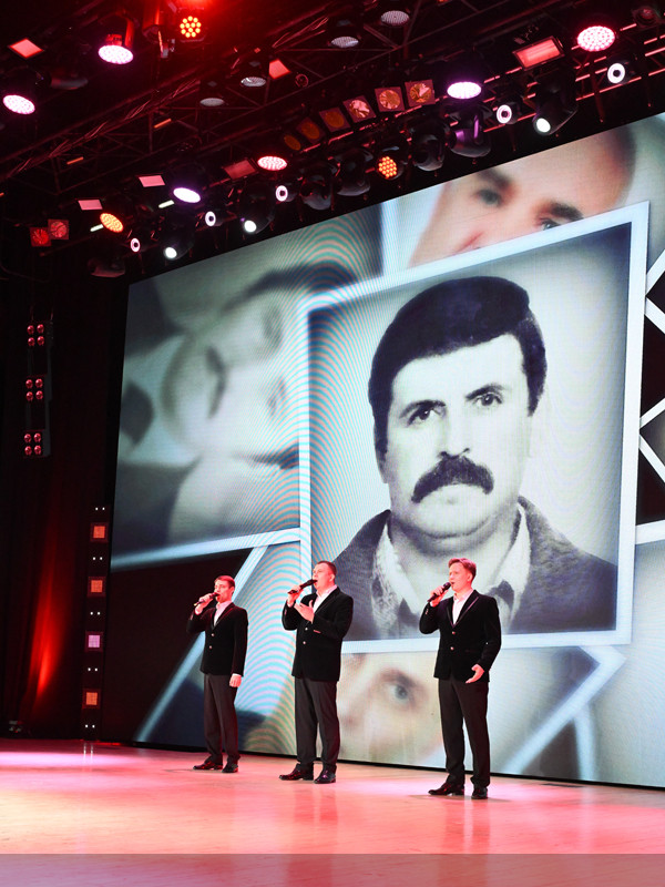 Артисты на сцене