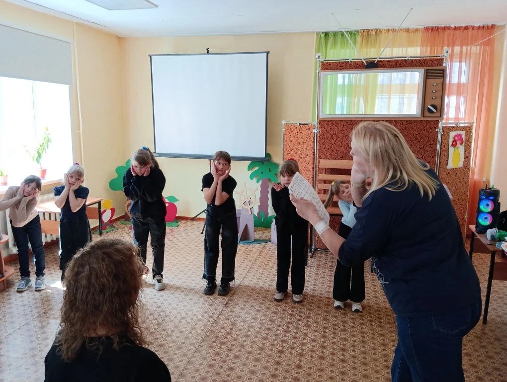 Дети играют