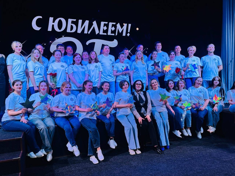 Коллектив хора с В.Мысниковой