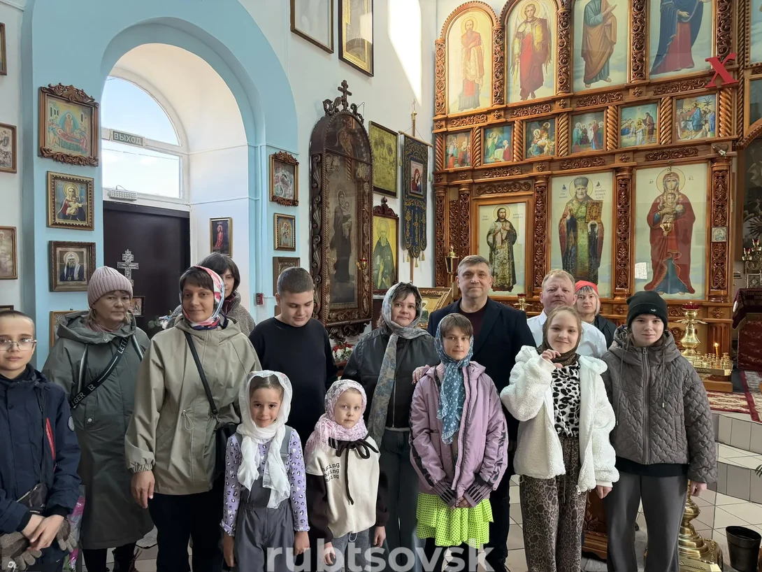 Дети в храме