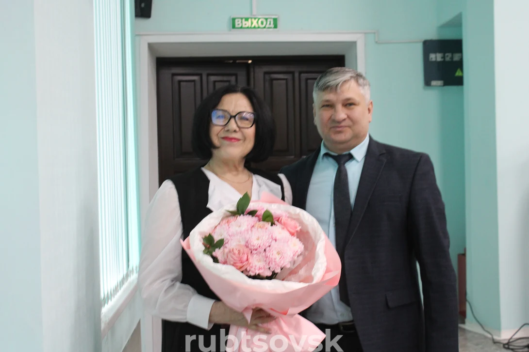 на фото И.А. Башмаков и В.В. Мысникова