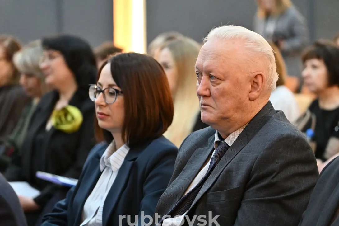 на фото В.И. Пьянков 