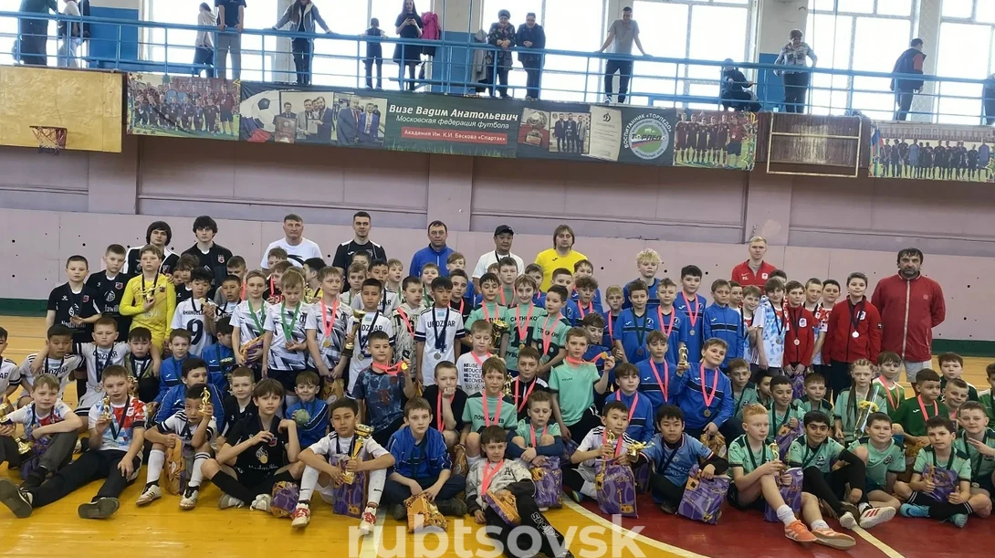 Общекомандное фото участников турнира