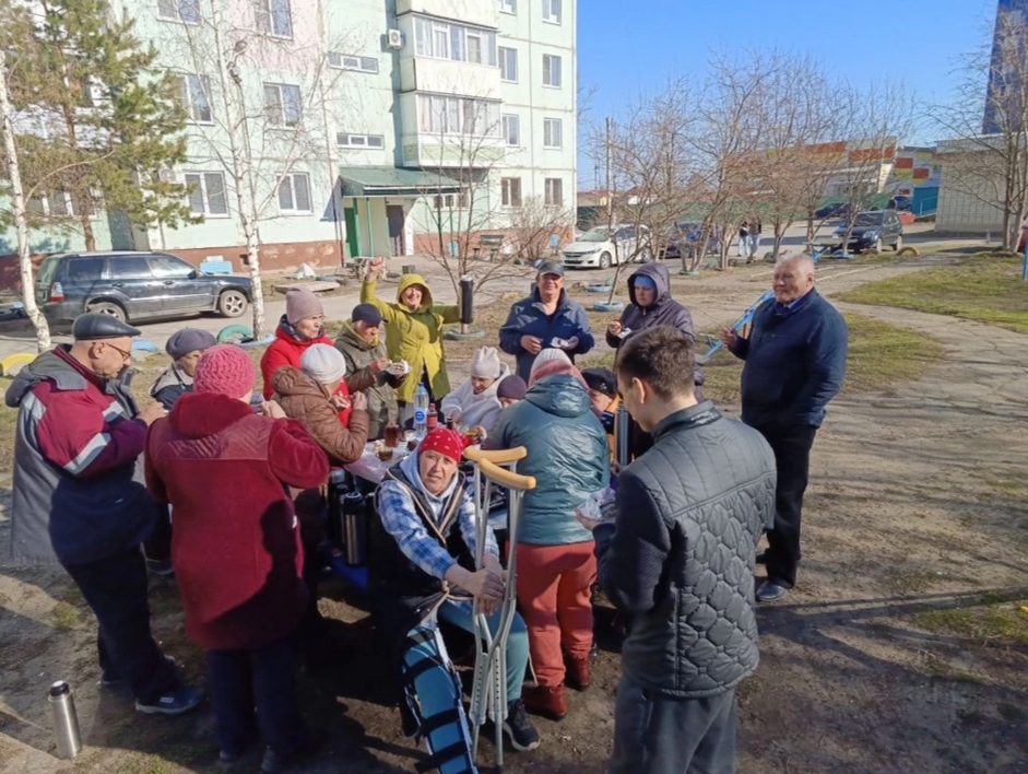 чаепитие во дворе