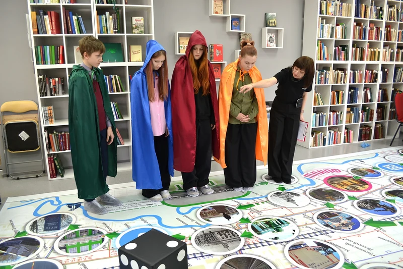 В Центральной городской библиотеке Рубцовска  стартовала краеведческая напольная игра «РУБтур»