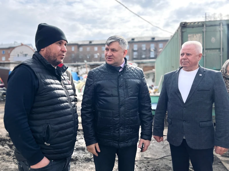 Временно исполняющий полномочия Главы города Игорь Башмаков проверил, как идут работы в лицее № 6