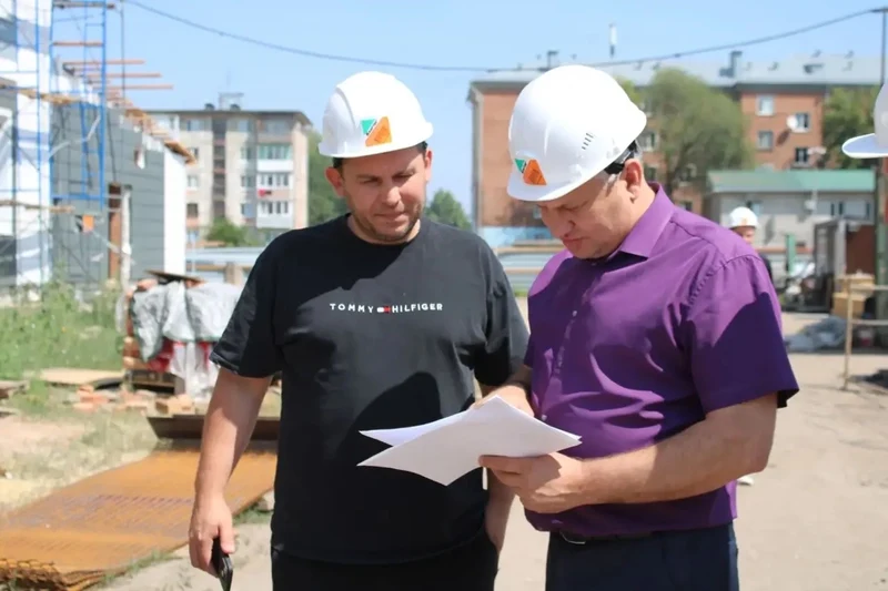 Глава города проинспектировал ход капитального ремонта лицея № 6
