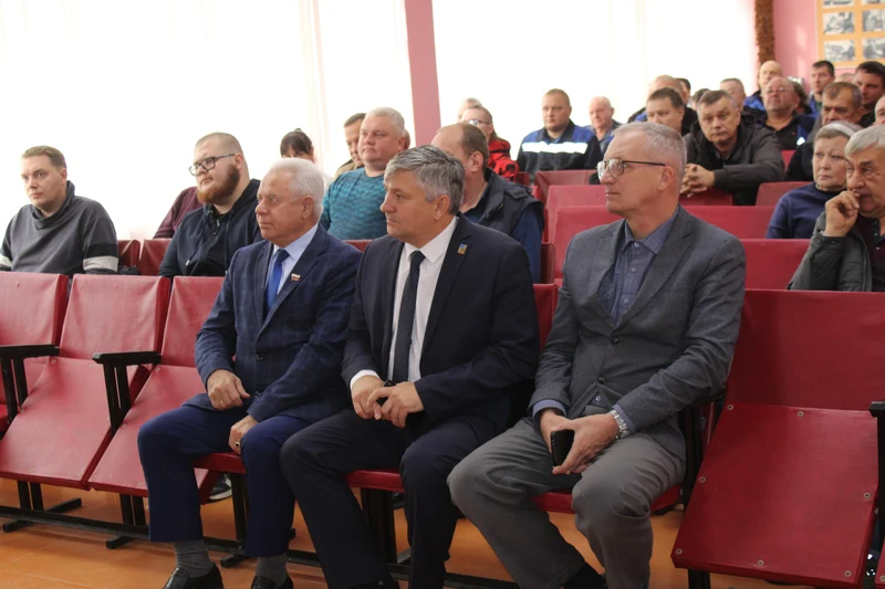 Игорь Башмаков поздравил коллектив троллейбусного предприятия с профессиональным праздником⁣