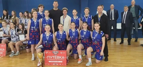 Награждение баскетболисток из Рубцовска