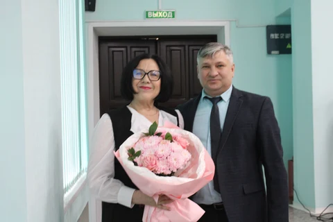 на фото И.А. Башмаков и В.В. Мысникова