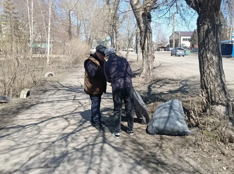 люди на субботнике