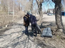 люди на субботнике