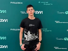 На фото Денис Сигаев - победитель олимпиады 