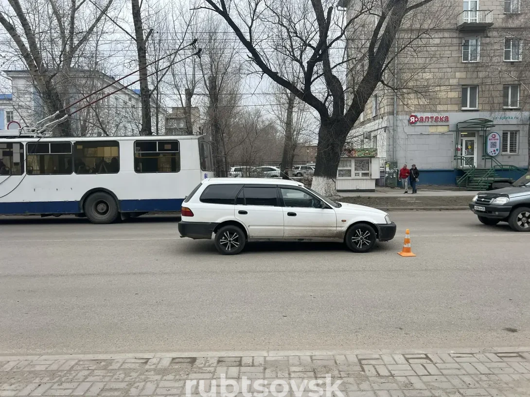 Фото автомобиля на месте ДТП