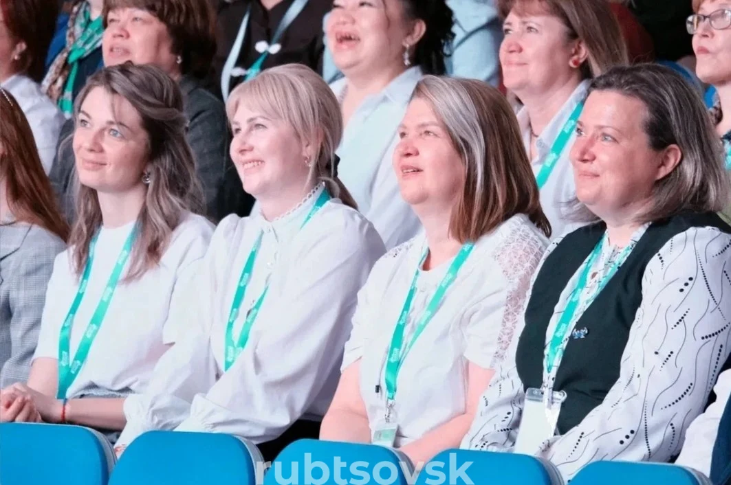 На фото участники семинара