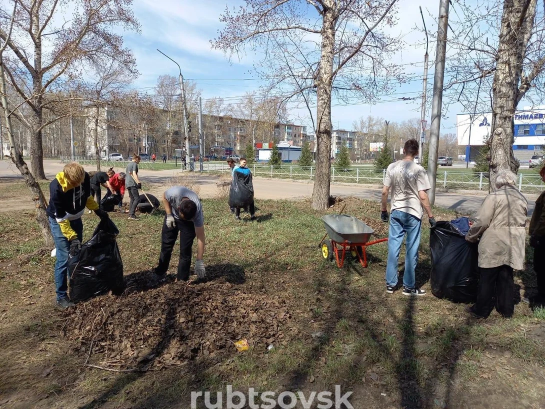 граждане на субботнике 