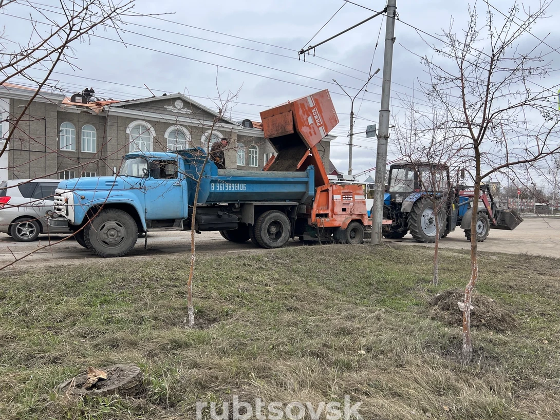 В Рубцовске продолжается весенняя уборка улично-дорожной сети