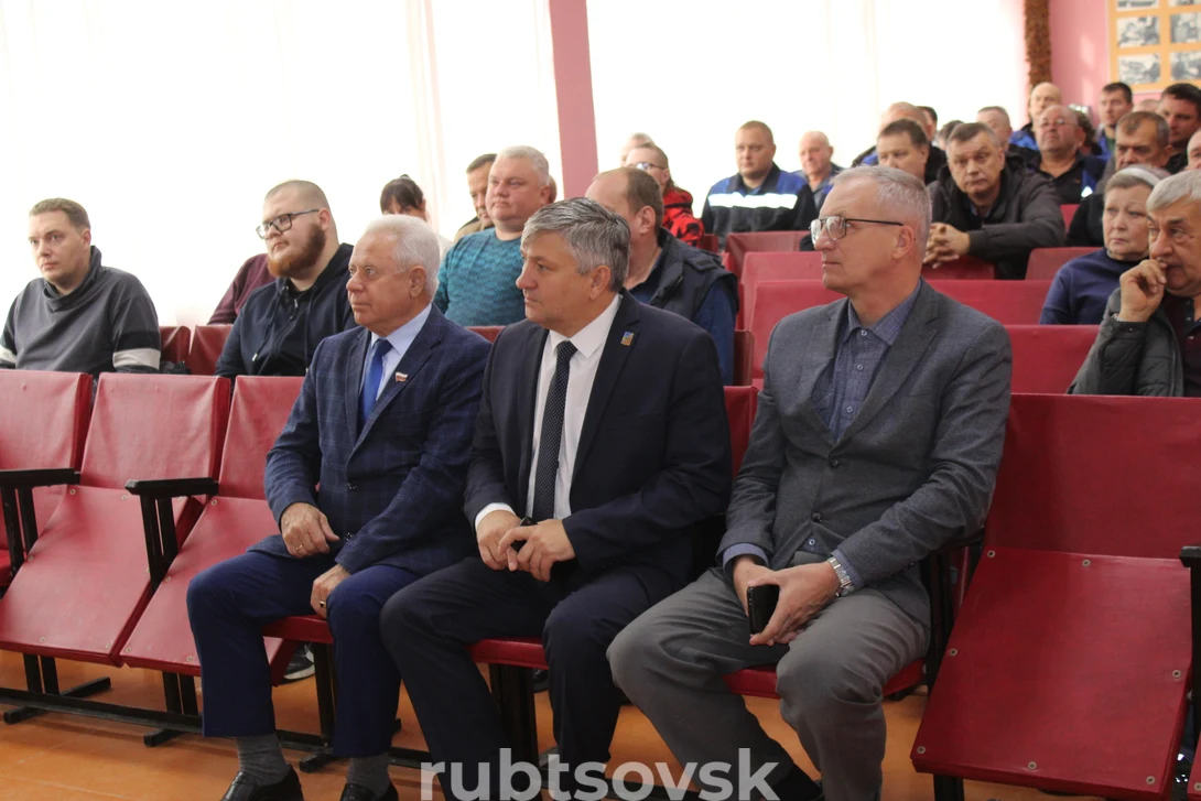 Глава города встретился с сотрудниками МУТП