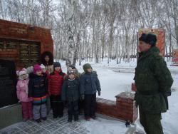 ekskursiya_v_voinskuyu_chast_fevral_2014_1_h.jpg